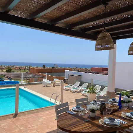 Dom wakacyjny Casa Blanca - Sea Views - Private Pool - Wifi - Bbq *