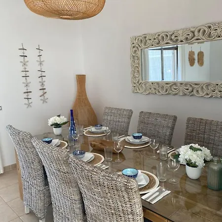 Dom wakacyjny Casa Blanca - Sea Views - Private Pool - Wifi - Bbq
